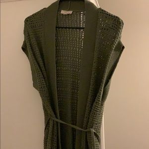 Green tie cardigan. Size small. Good condition.